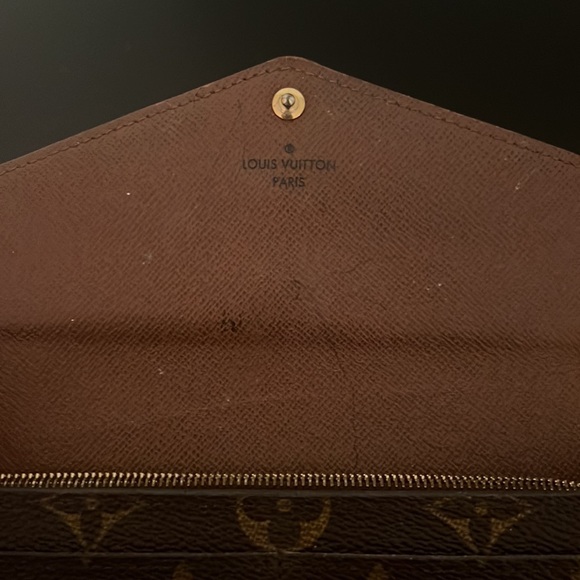 Authentic Louis Vuitton Sarah wallet - Picture 5 of 7